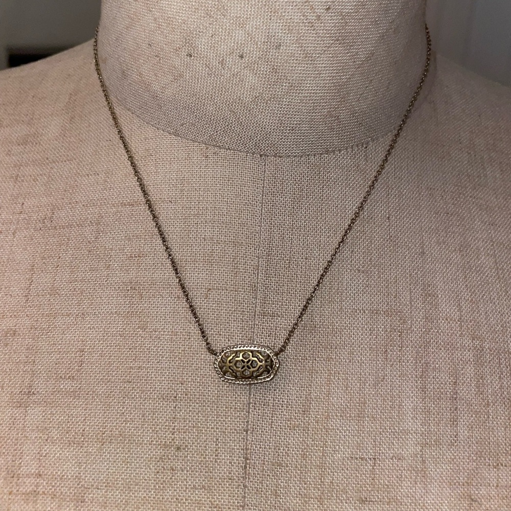 Kendra Scott Elisa Gold Pendant Necklace in Gold Filigree